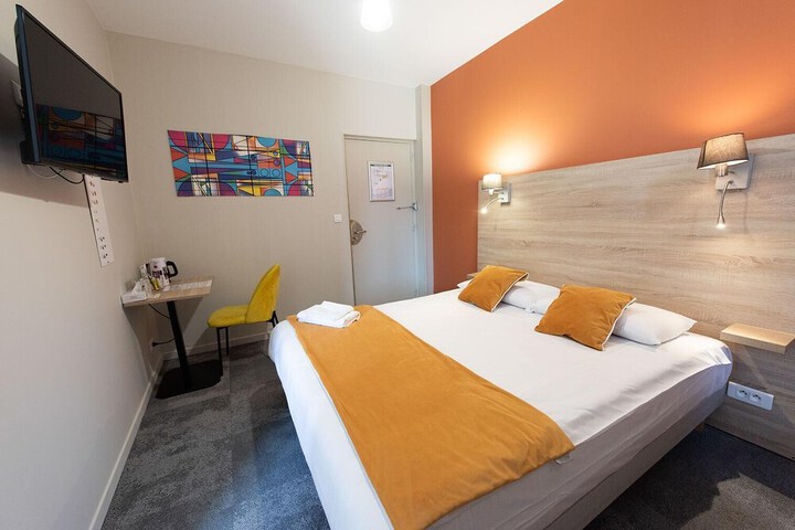 Room 14 of 30