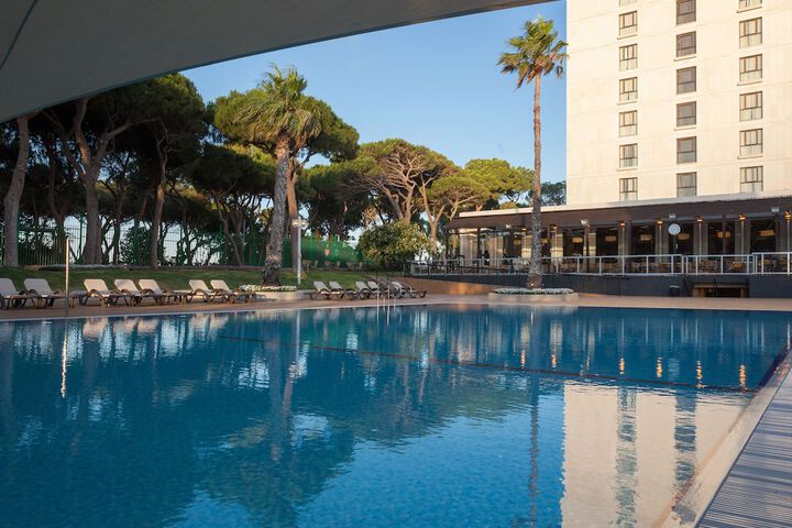 Pool Hotel