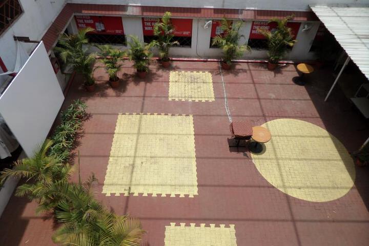Hotel Exterior 2 of 5