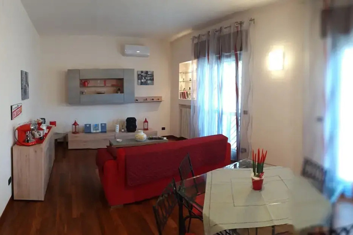 Room 5 of 13