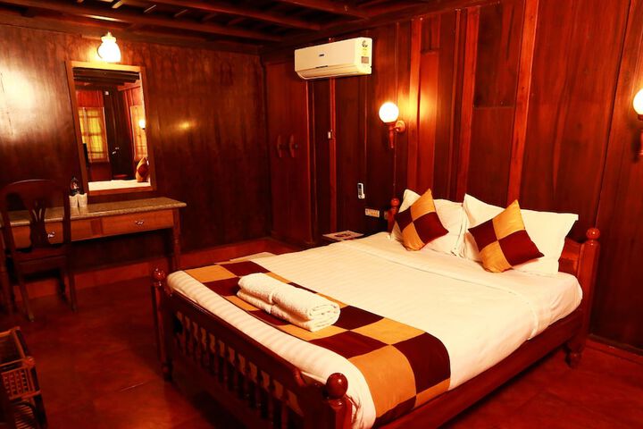 Room 4 of 38