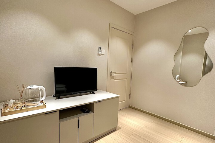 Room 43 of 68