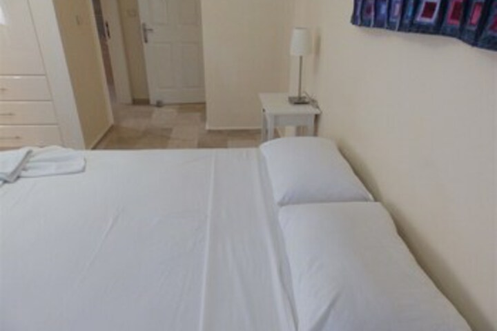 Room 15 of 66