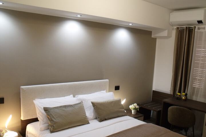 Room 9 of 30