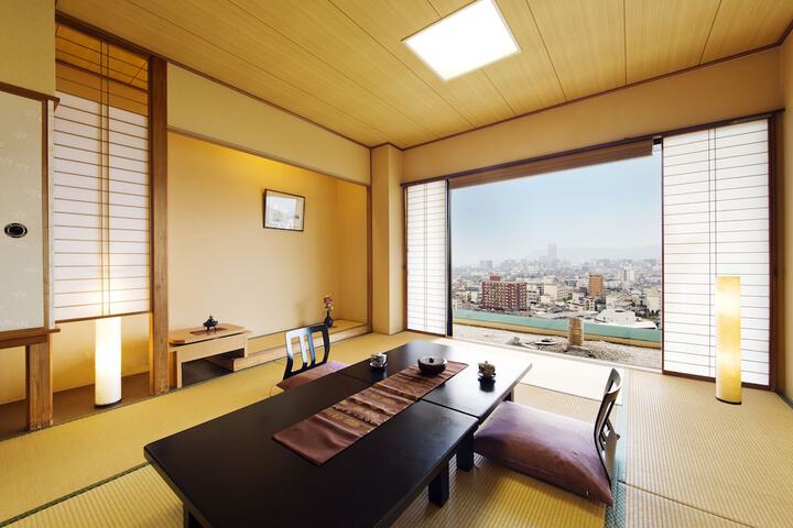Room 9 of 43