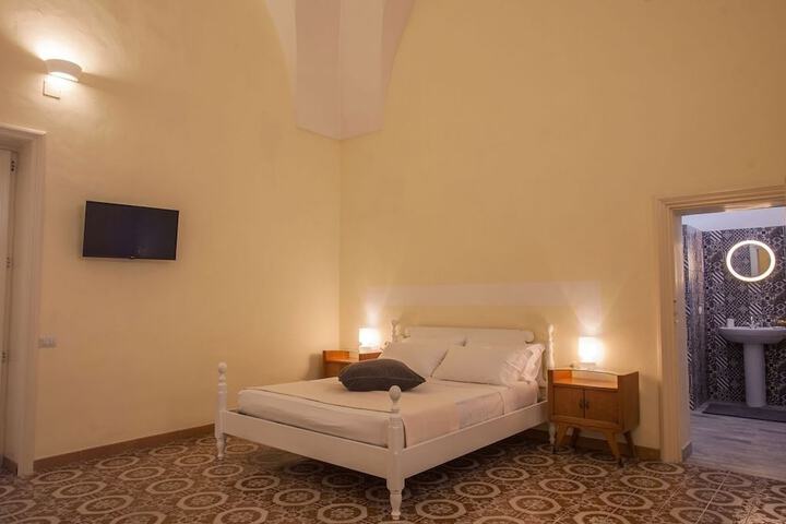 Room 1 of 11