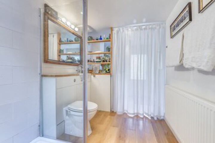 Room 3 of 24