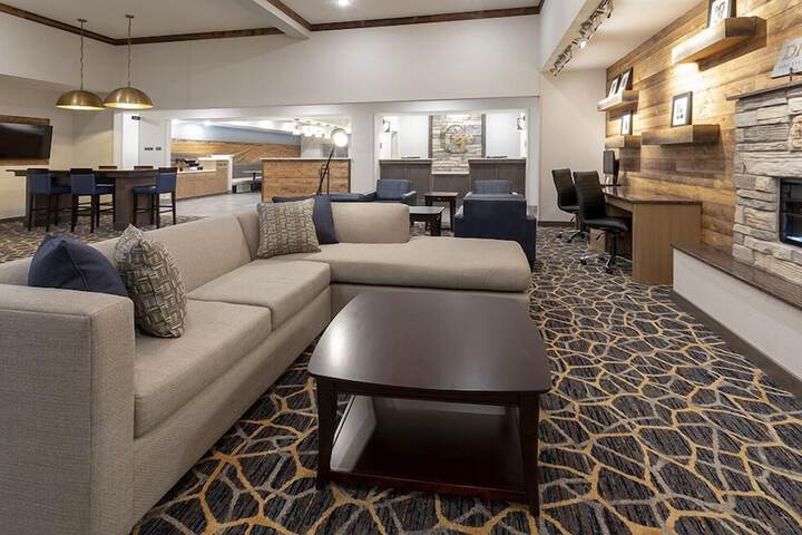 Hotel Interior 4 of 29