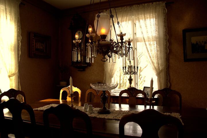 Dining 19 of 43