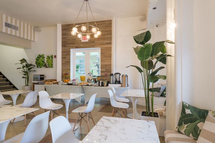 Breakfast area