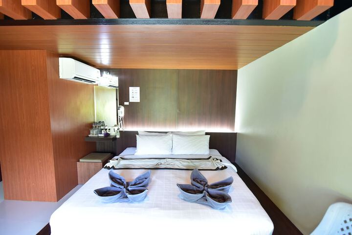 Room 33 of 92