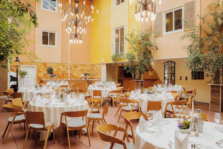 Ballroom/Hall 54 of 63