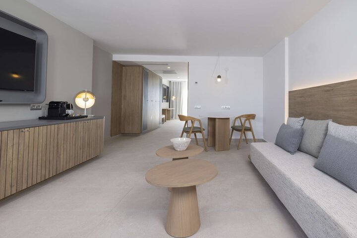 Room 26 of 227