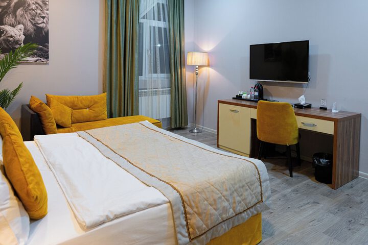 Room 8 of 60