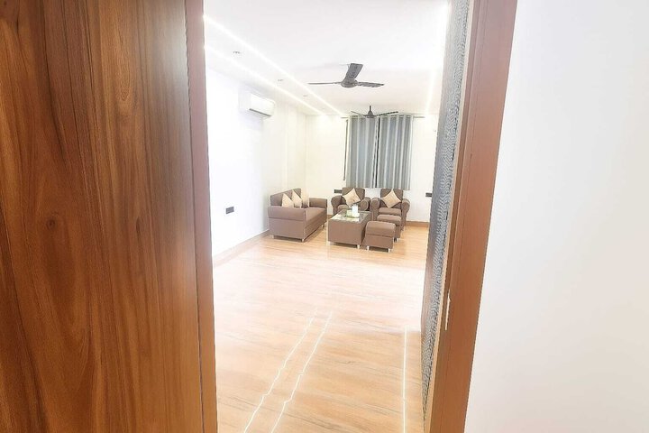 Room 19 of 33
