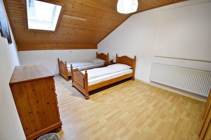 Room 22 of 86
