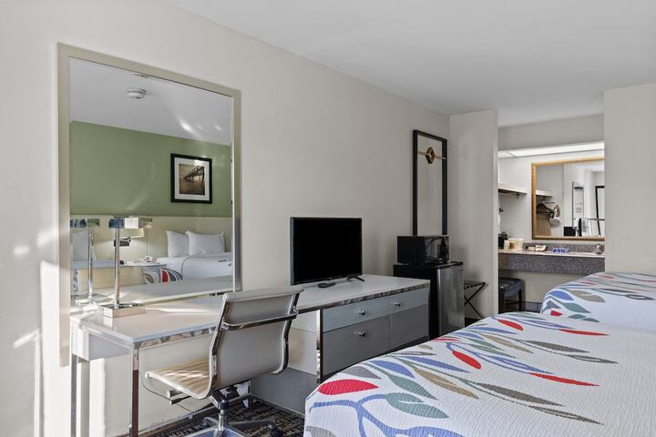 Room 9 of 63