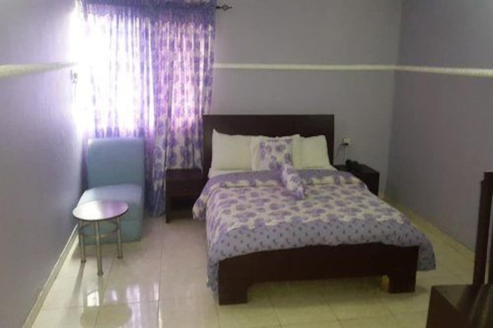 Room 13 of 50