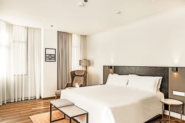 Room 13 of 41