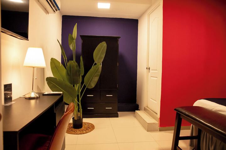 Room 34 of 79