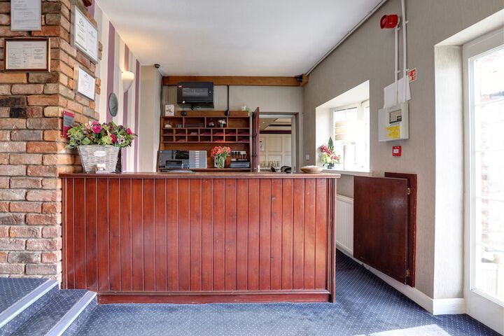 Entrance & Lobby