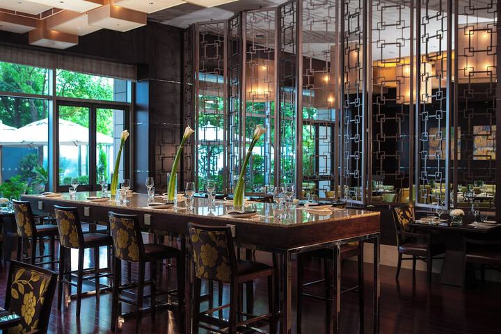 Dining 56 of 128