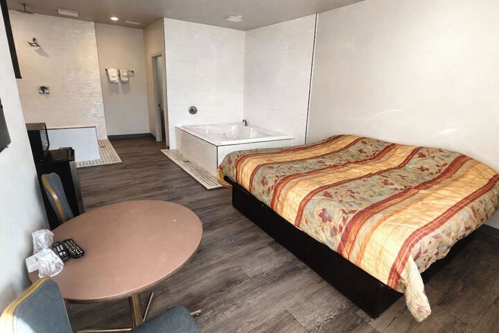 Room 14 of 29