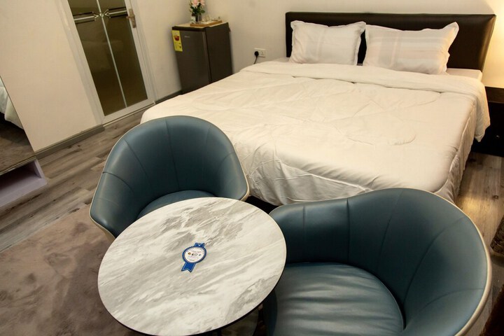 Room 45 of 77