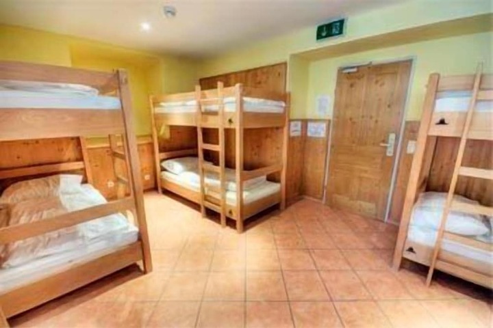 Room 16 of 60