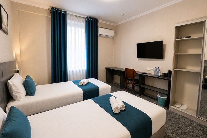 Room 11 of 41