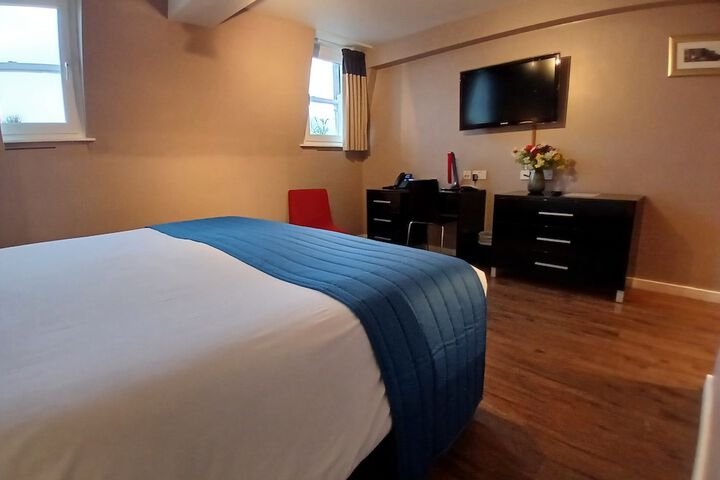 Room 56 of 182
