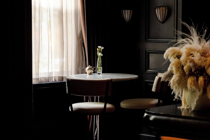 Lounge 172 of 226