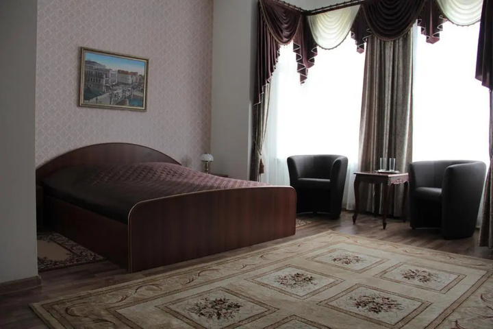 Room 5 of 14