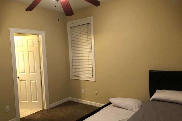 Room 4 of 40