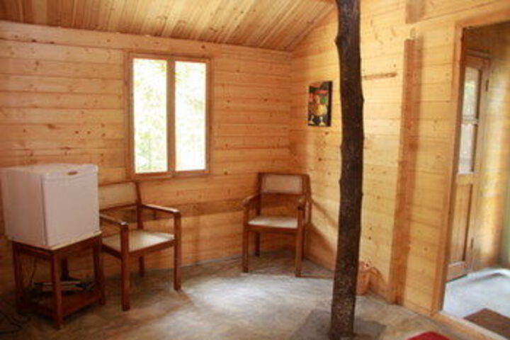 Room 5 of 12