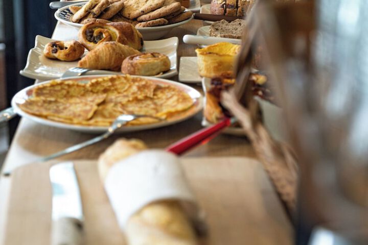 Breakfast/Coffee Service 40 of 57