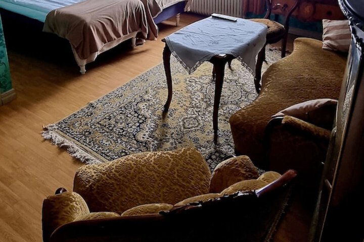 Room 11 of 50