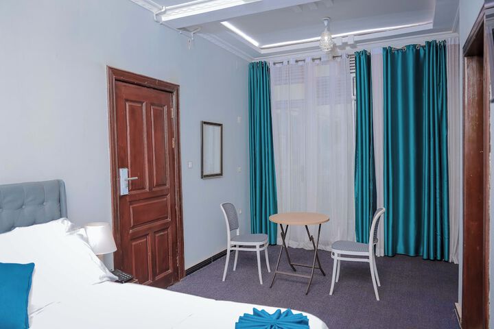 Room 11 of 42