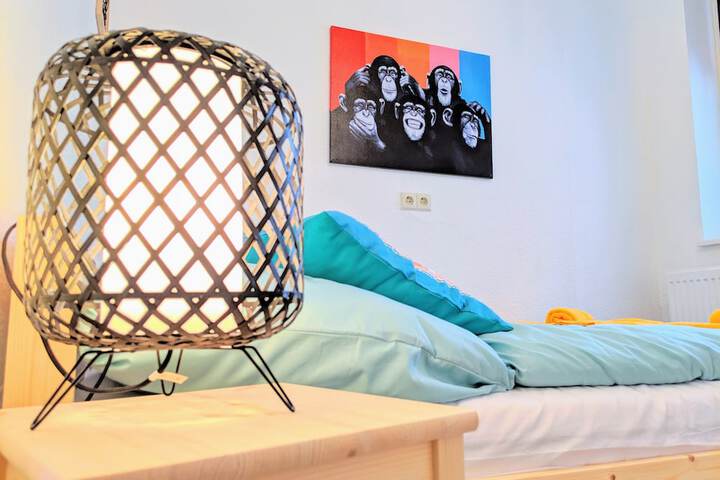 Room 2 of 86