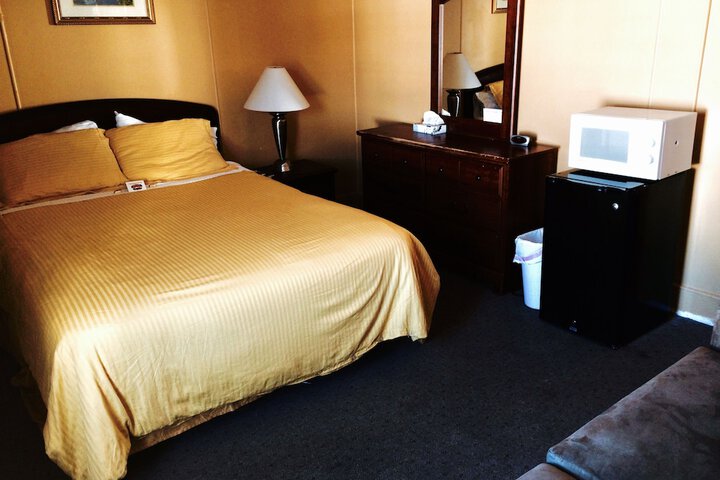 Room 9 of 32