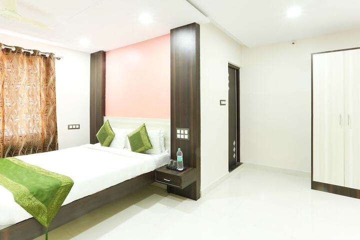 Room 17 of 44