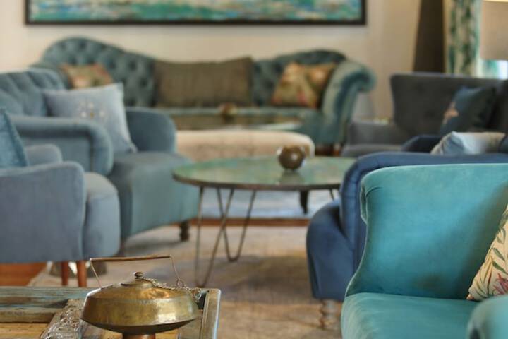 Lounge 109 of 160