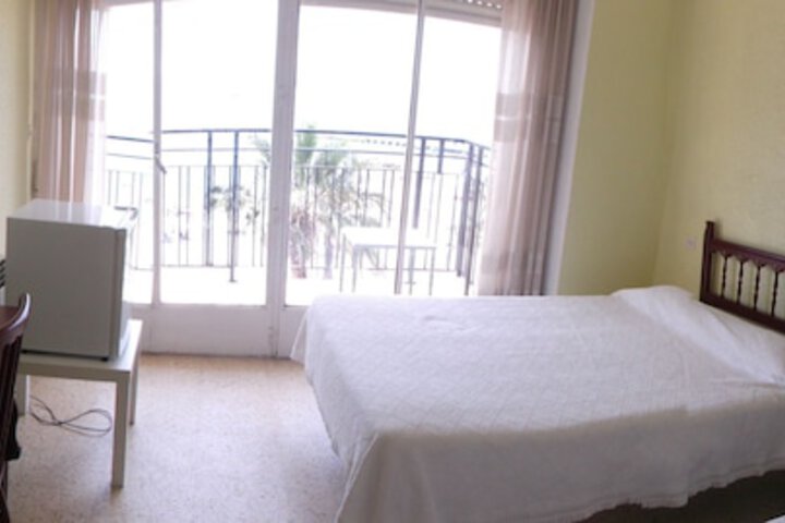 Room 6 of 34