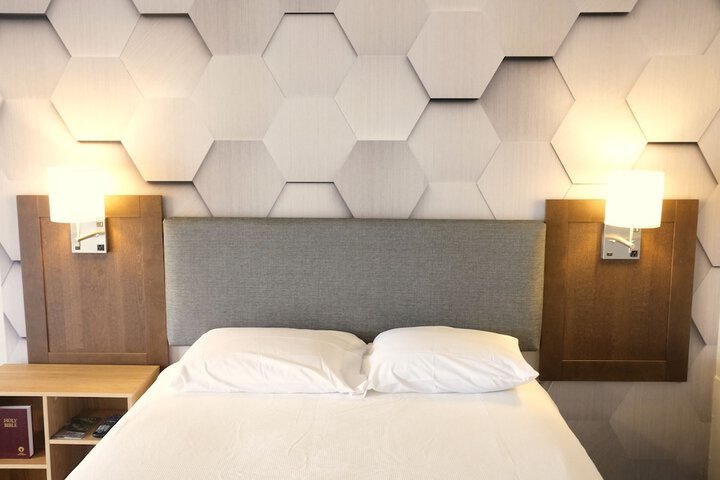 Design Studio Queen Bed (5 of 12)