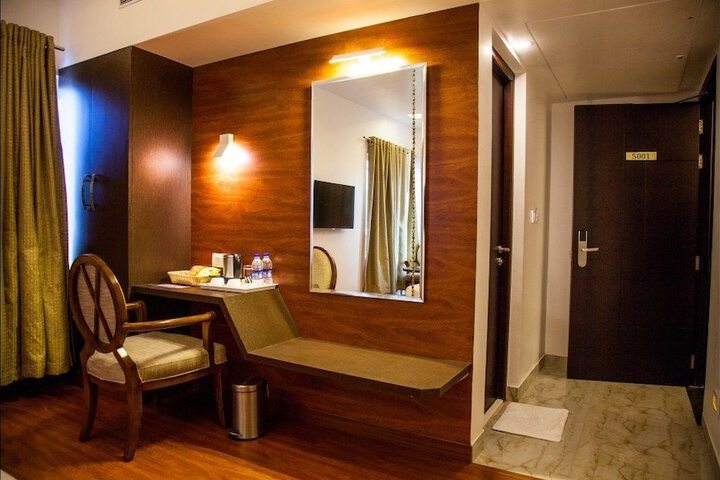 Room 21 of 40