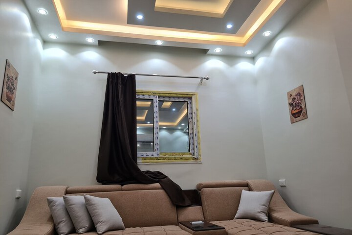 Room 11 of 12