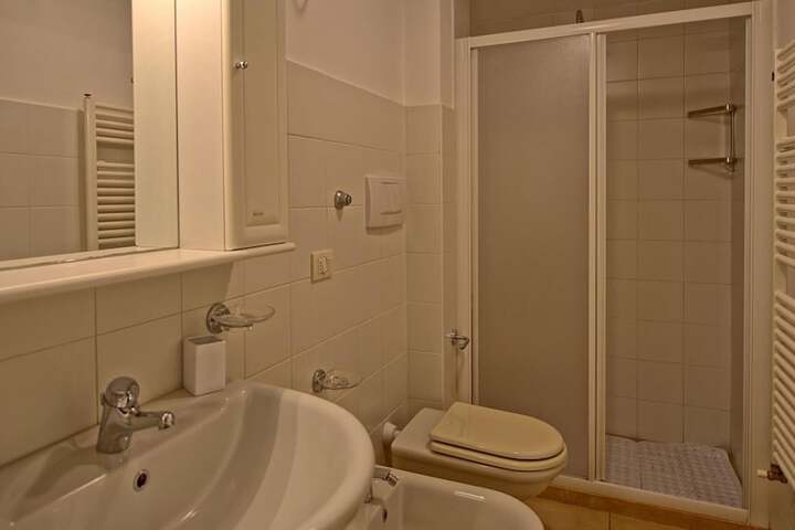 Room 48 of 122
