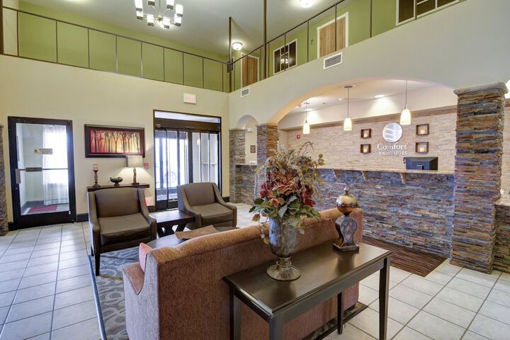 Entrance & Lobby