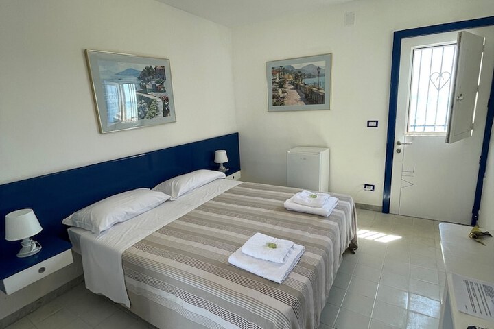 Room 30 of 80