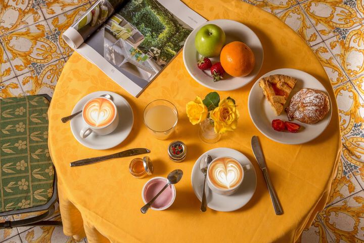 Breakfast/Coffee Service 34 of 49